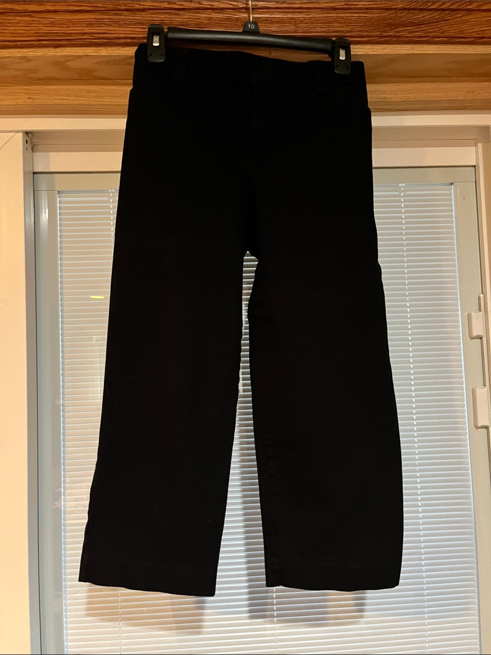 AGB Women's Black Straight-Leg Capris